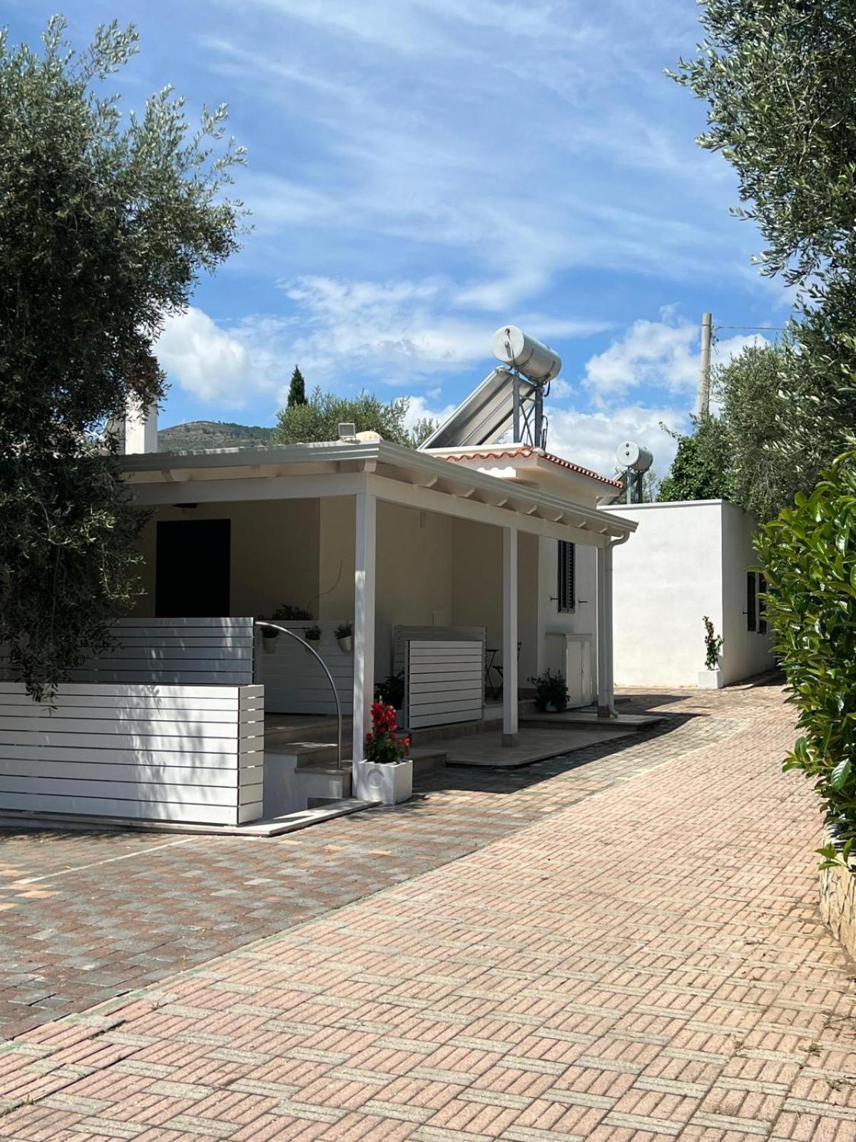 Le Case Di Chri Mattinata Exterior photo